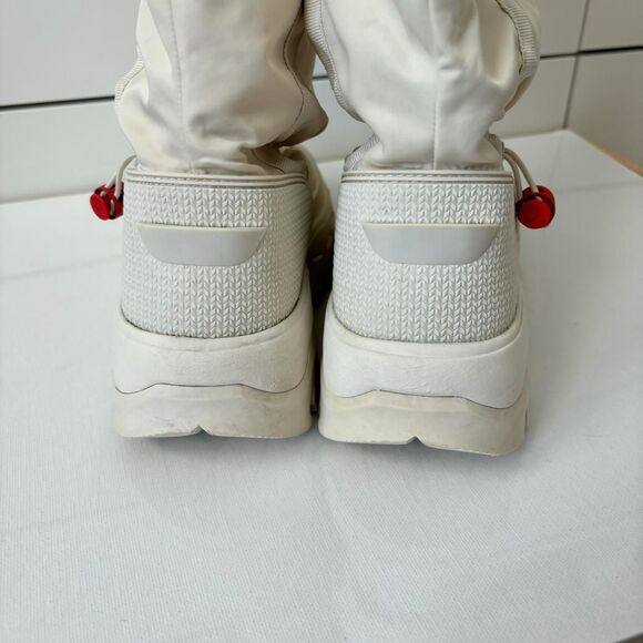 Hunter Women's White and Cream Boots - Picture 6 of 8